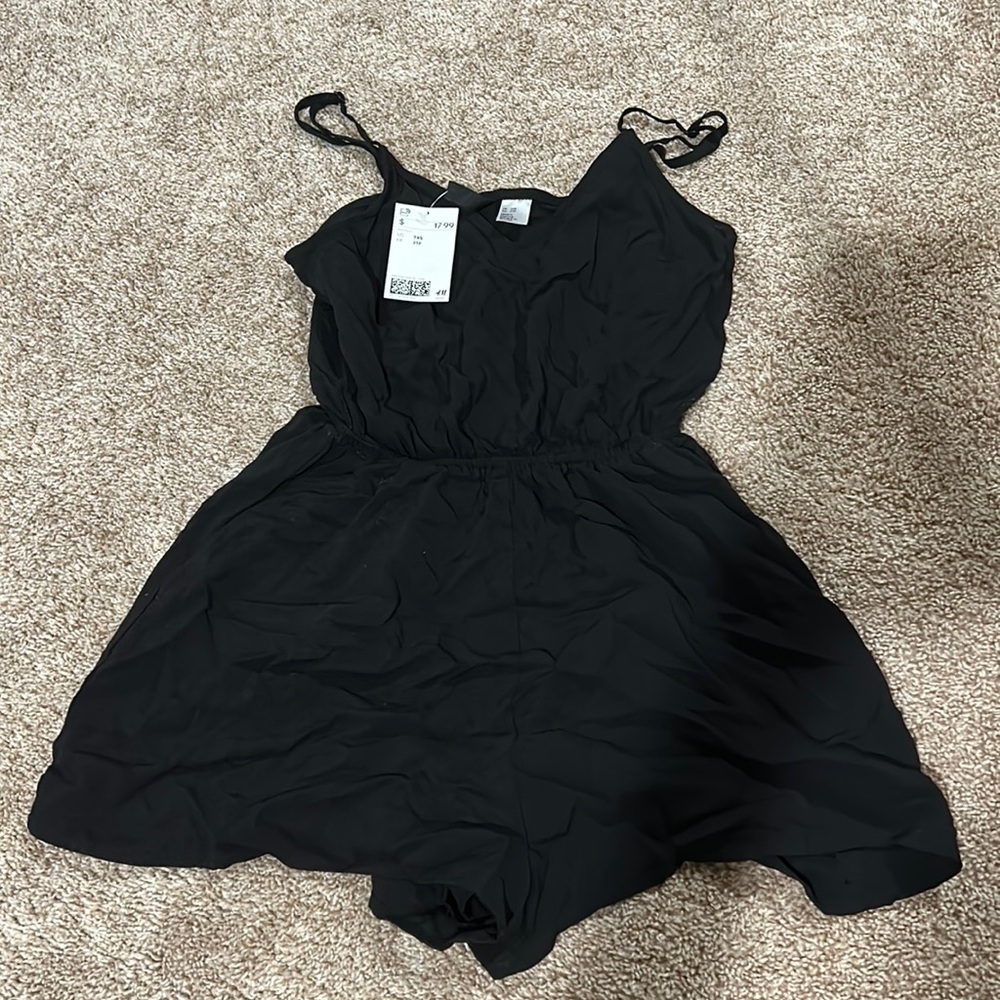 new with tags black shorts romper!! size 3XS